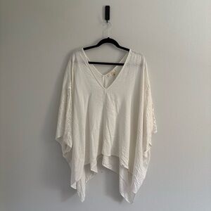 NWT: Lovestitch‎ • Cream V-Neck Poncho Top